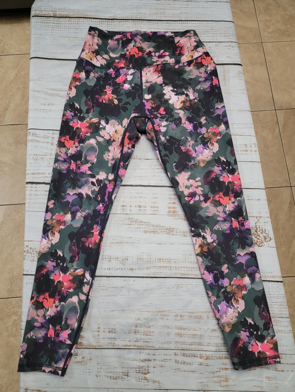 Womens Floral Print Leggings in Multi-Pink